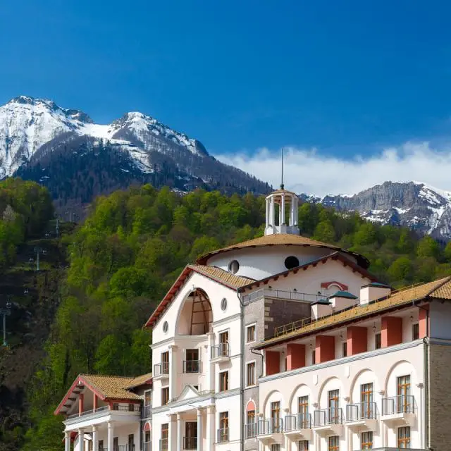 Реальные фото Courtyard by Marriott Sochi Krasnaya Polyana (Кортъярд Марриотт Сочи Красная Поляна)