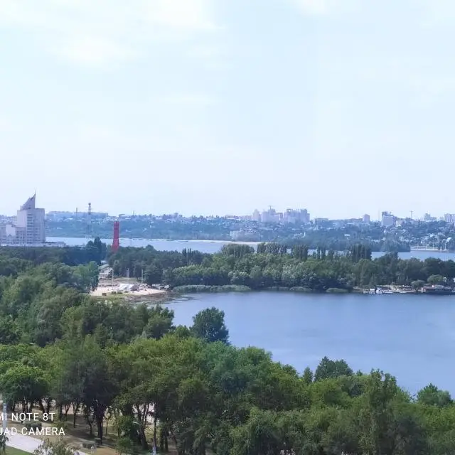 Реальные фото День и ночь на проспекте Ленинский 96Б