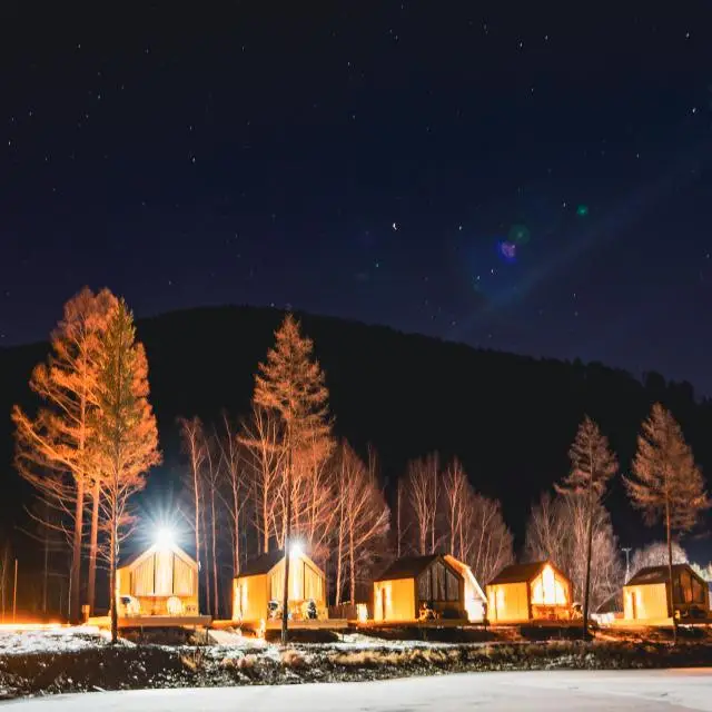 Реальные фото Khan Glamping Goloustnoye (Хан Глэмпинг Голоустное)