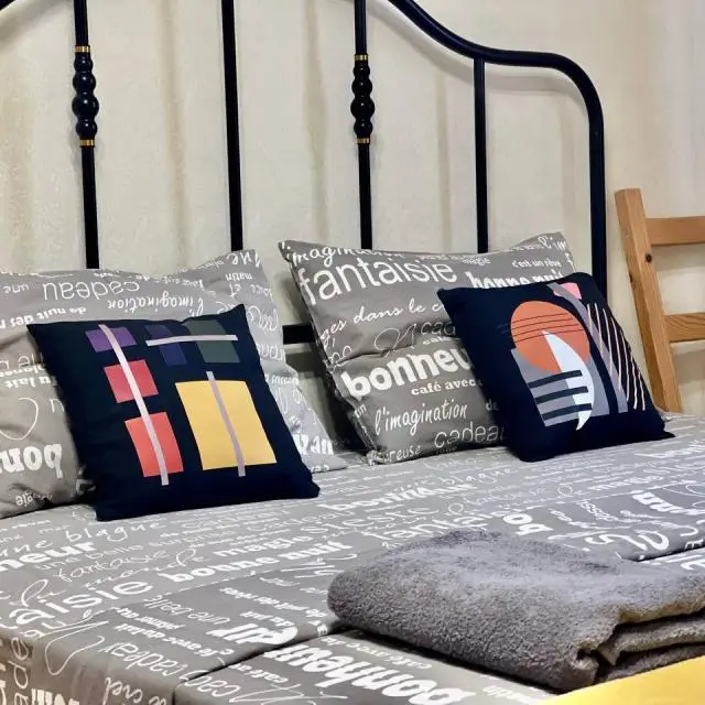 Реальные фото Ka Home на улице Виталия Жалнина 17