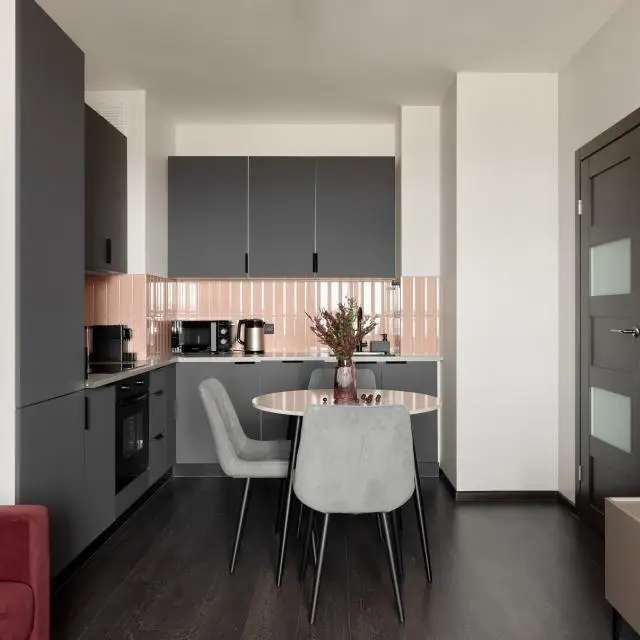 Реальные фото MyHome YourHome (МайХоум ЙоХоум) на проспекте Будённого