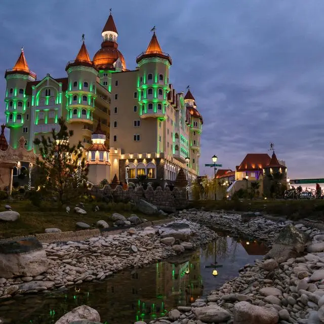 Реальные фото Богатырь Отель-замок