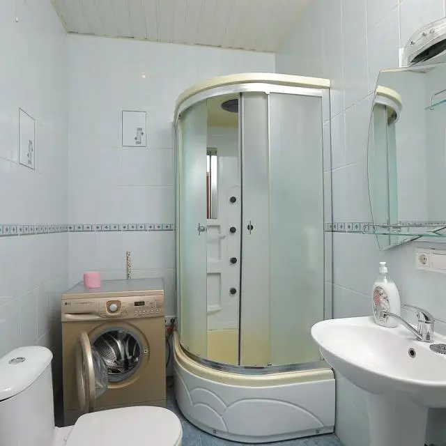 Реальные фото Vgosti на улице Батурина