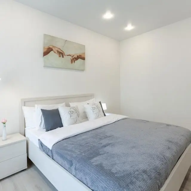 Реальные фото RentPlaza на улице Гая 20
