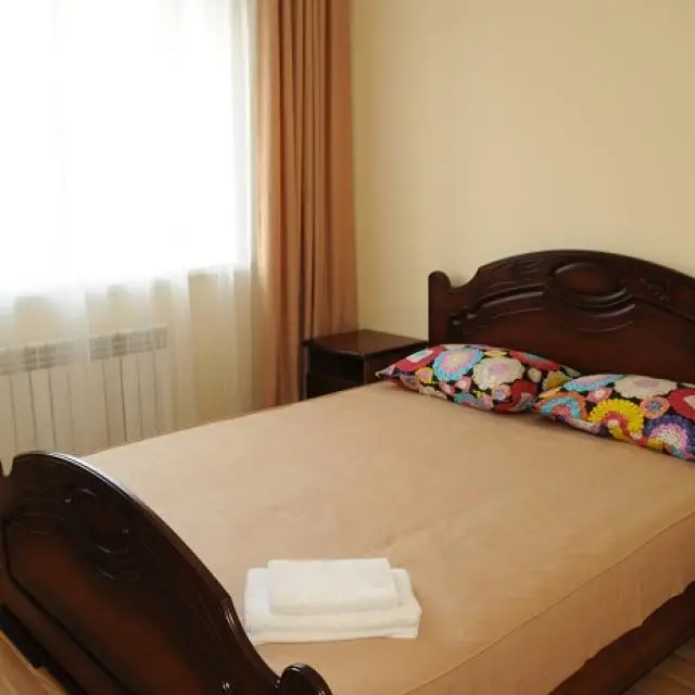 Реальные фото Small Hotel (Смол Отель)