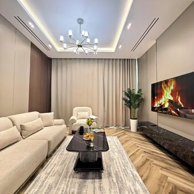 Реальные фото Royal Rentals (Роял Ренталс) на улице Батыра Закирова 1А/1 блок А