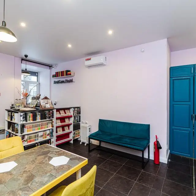 Реальные фото BookCase Hostel (БукКейс Хостел)