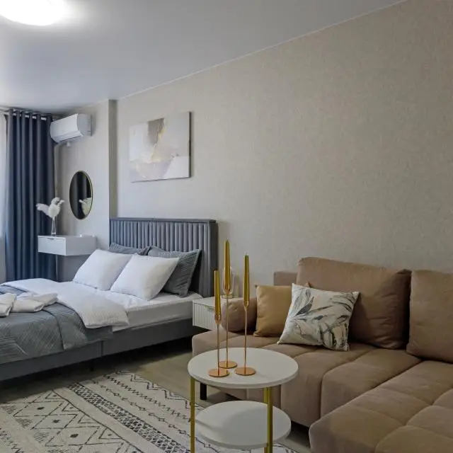 Реальные фото MyHome YourHome на Революционная 101В