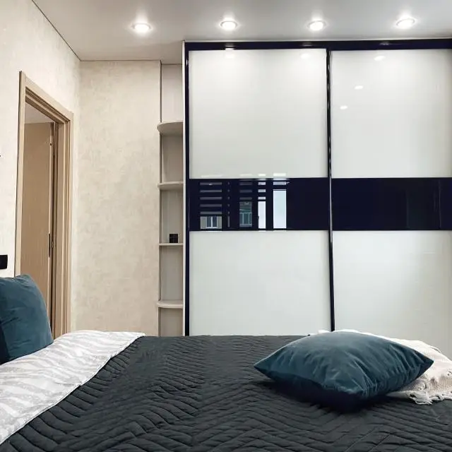 Реальные фото CrystalRentals (КристалРенталс) на улице Монтажников 53