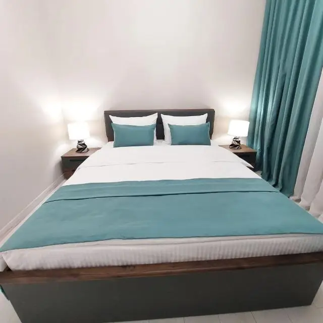 Реальные фото Flatirini (Флатирини) на улице Шамиля Джикаева 1А