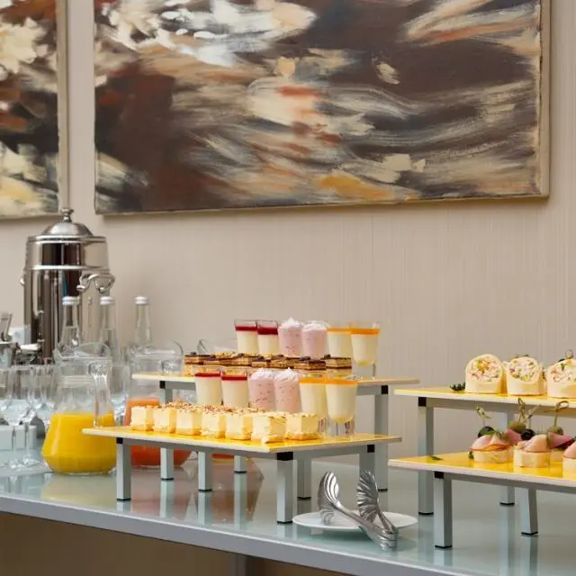Реальные фото DoubleTree by Hilton Hotel Moscow - Marina (Даблтри Хилтон Марина)