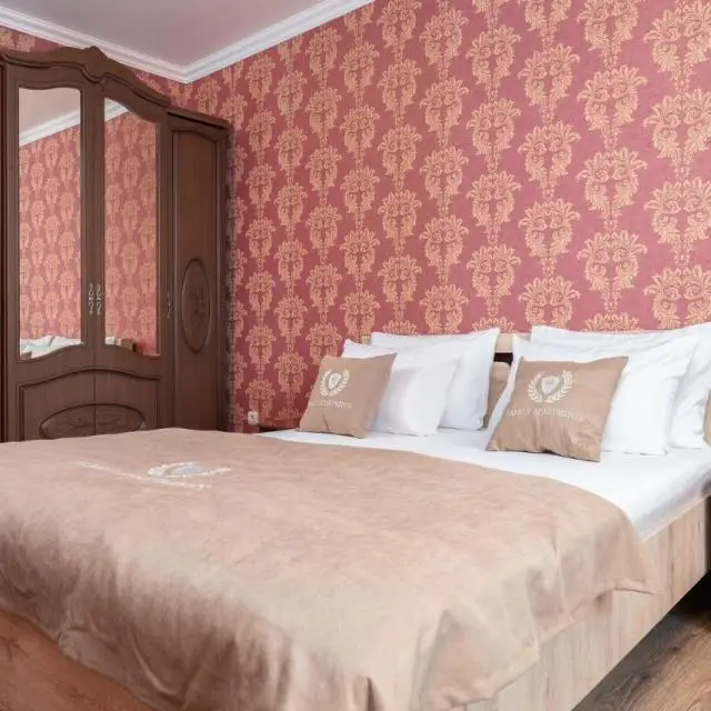 Реальные фото Family Apartments (Фэмили Апартментс) на улице Жлобы 139